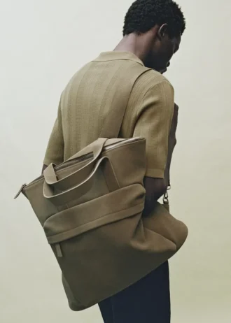 Multifunktionaler Rucksack mit Taschen