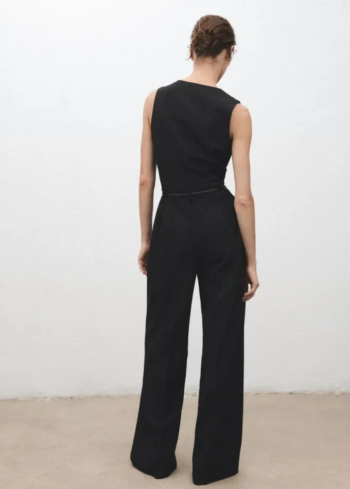Nadelstreifen-Jumpsuit mit Gürtel Nadelstreifen-Jumpsuit mit Gürtel