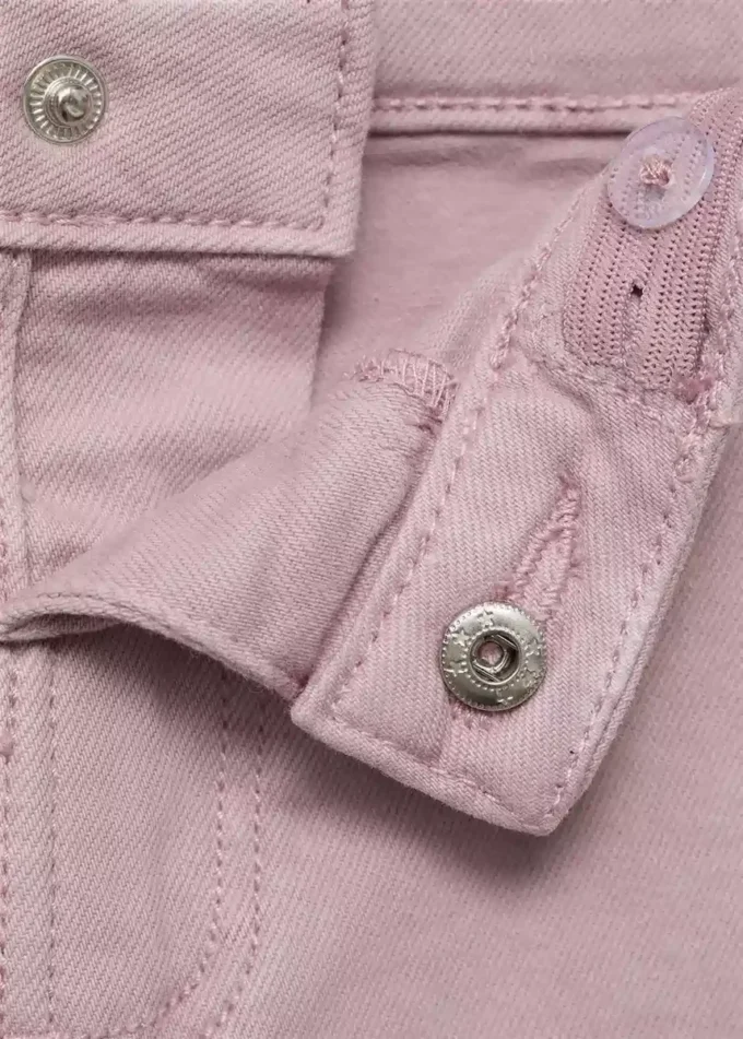 Nahtlose Jeans mit ausgefranstem Saum Nahtlose Jeans mit ausgefranstem Saum