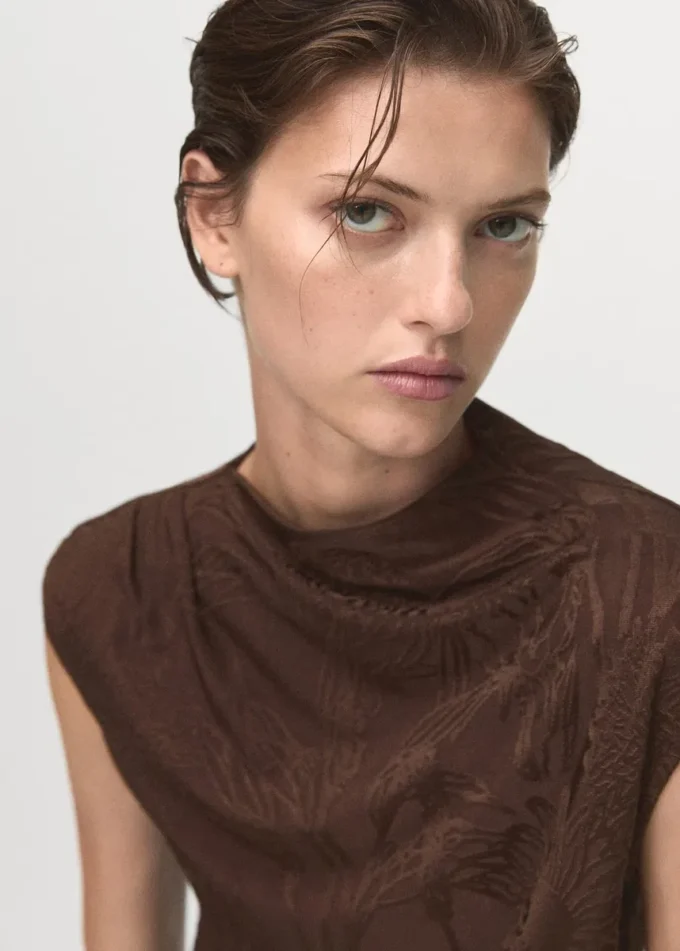 Oberteil mit Jacquard-Blumenmuster Oberteil mit Jacquard-Blumenmuster