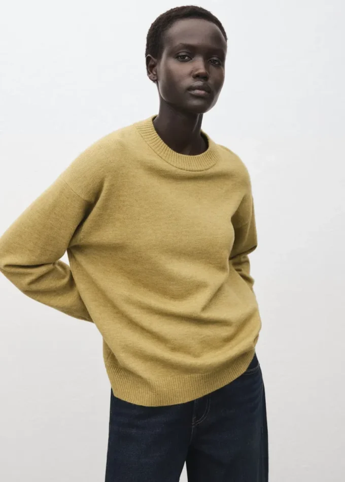 Oversize-Pullover mit gerippten Bündchen Oversize-Pullover mit gerippten Bündchen