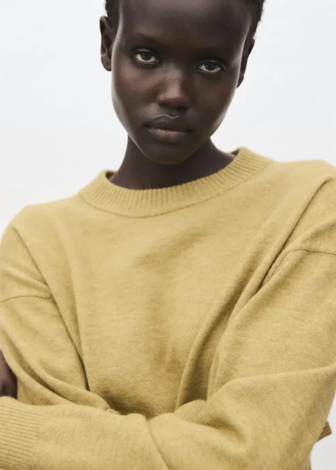 Oversize-Pullover mit gerippten Bündchen Oversize-Pullover mit gerippten Bündchen