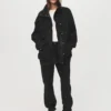 Oversized-Jeansjacke mit Taschen Oversized-Jeansjacke mit Taschen