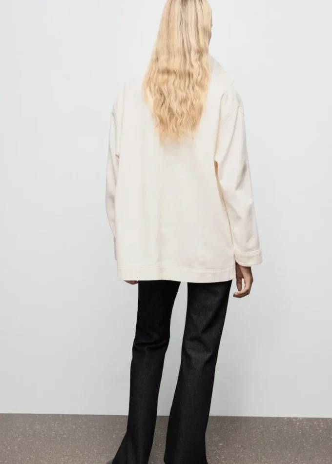 Oversized-Jeansjacke mit Taschen Oversized-Jeansjacke mit Taschen