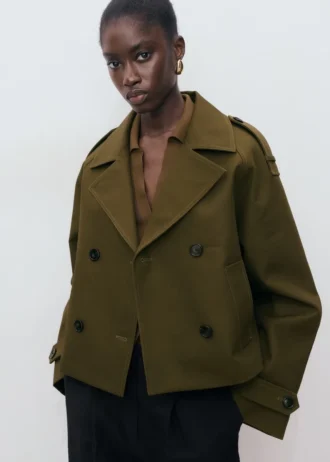 Oversized kurzer Zweireiher-Trenchcoat