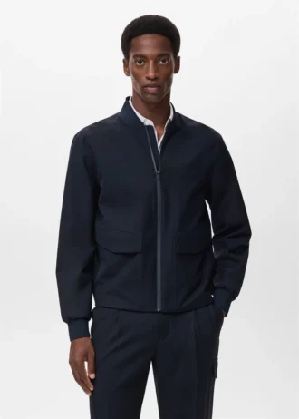 Packbare, wasserabweisende Bomberjacke Packbare, wasserabweisende Bomberjacke