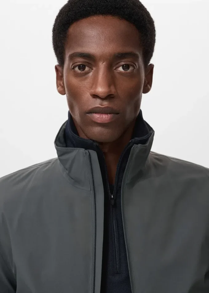 Packbare wasserabweisende Jacke mit Thermolite®-Füllung Packbare wasserabweisende Jacke mit Thermolite®-Füllung