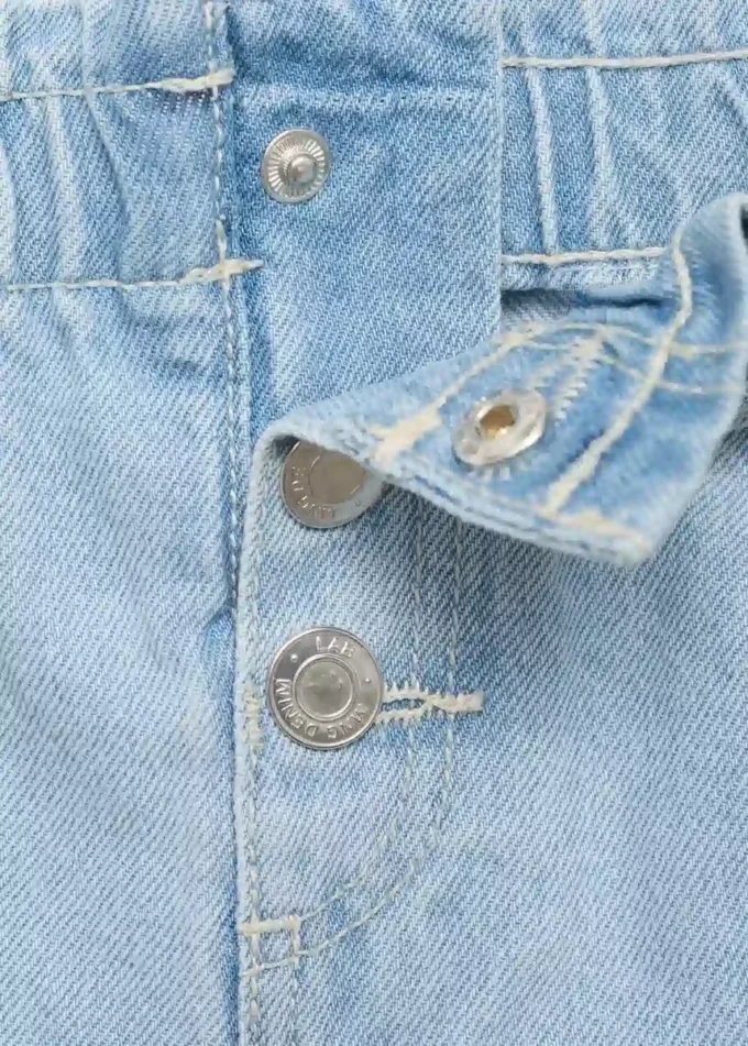 Paperbag-Jeans mit Knöpfen Paperbag-Jeans mit Knöpfen