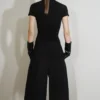 Perkins-Kragen-Pullover mit Cut-out Perkins-Kragen-Pullover mit Cut-out