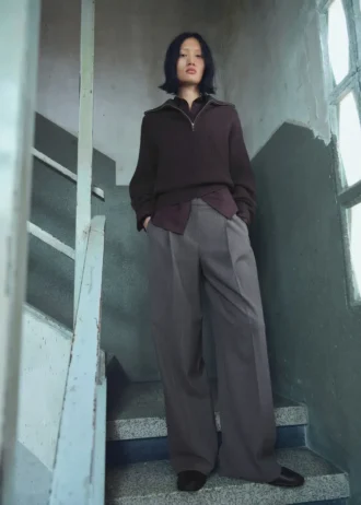Plissierte Hose mit weitem Bein