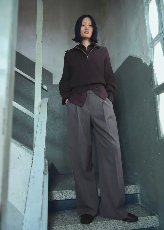 Plissierte Hose mit weitem Bein