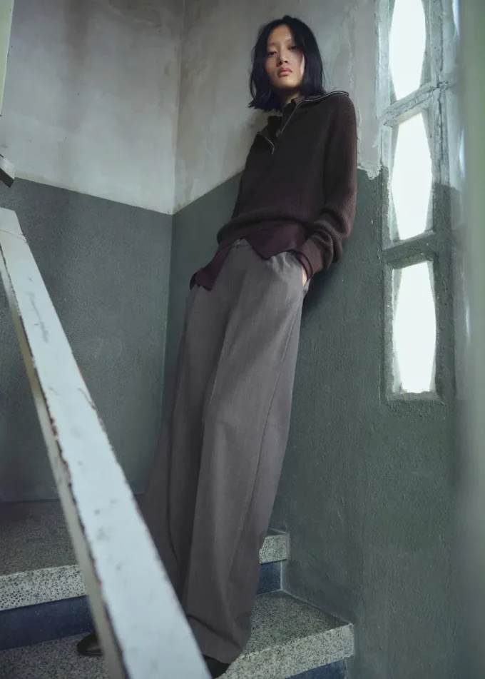 Plissierte Hose mit weitem Bein
