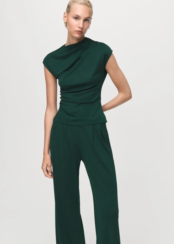 Plissierte Hose mit weitem Bein