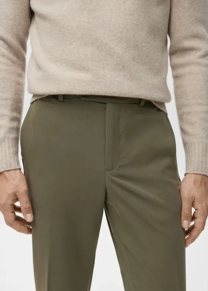 Plissierte Slim-Fit-Hose