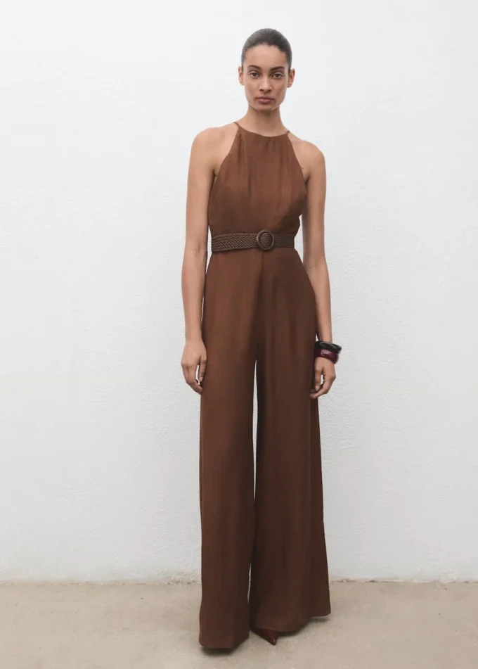 Plissierter Overall mit Gürtel Plissierter Overall mit Gürtel