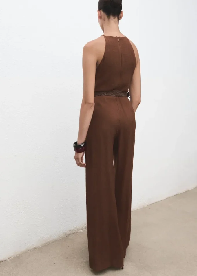 Plissierter Overall mit Gürtel Plissierter Overall mit Gürtel