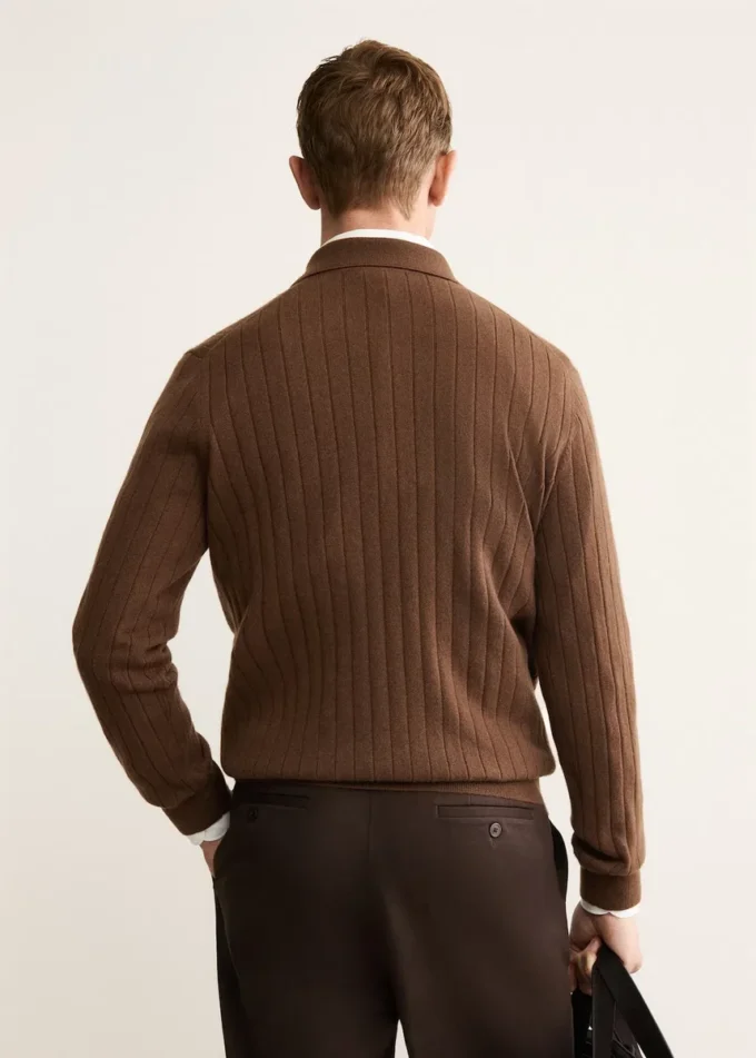 Polo-Pullover aus 100 % Kaschmir Polo-Pullover aus 100 % Kaschmir