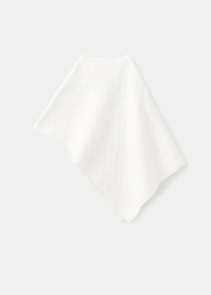 Poncho mit Zopfmuster Poncho mit Zopfmuster