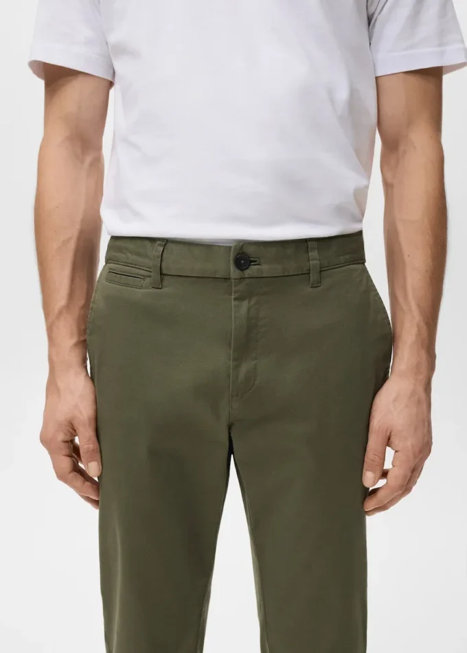 Prato kurze, konisch geschnittene Chino-Hose