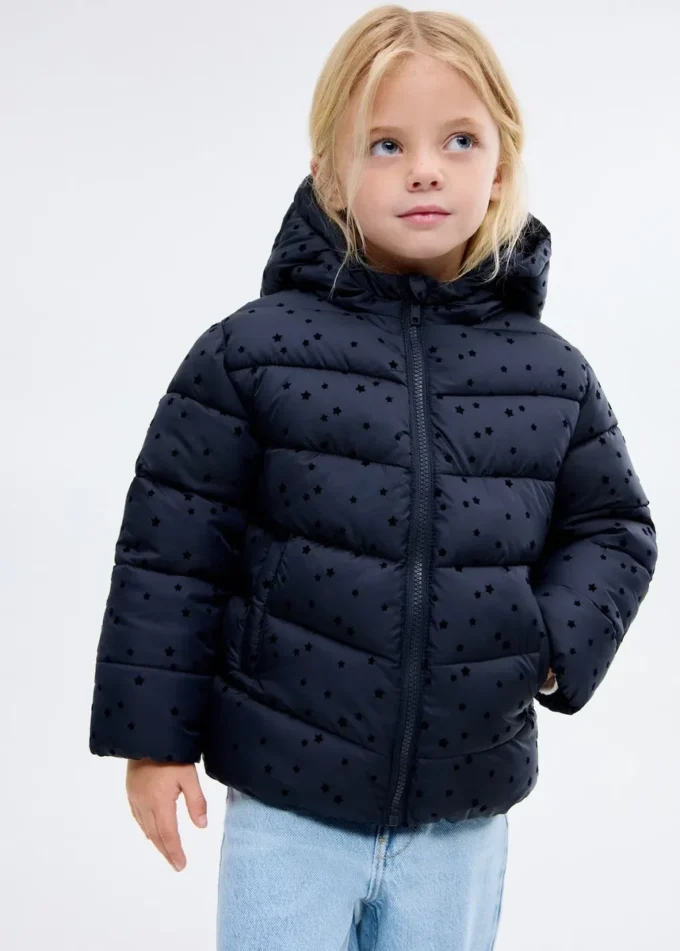 Pufferjacke mit Sternen