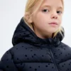Pufferjacke mit Sternen