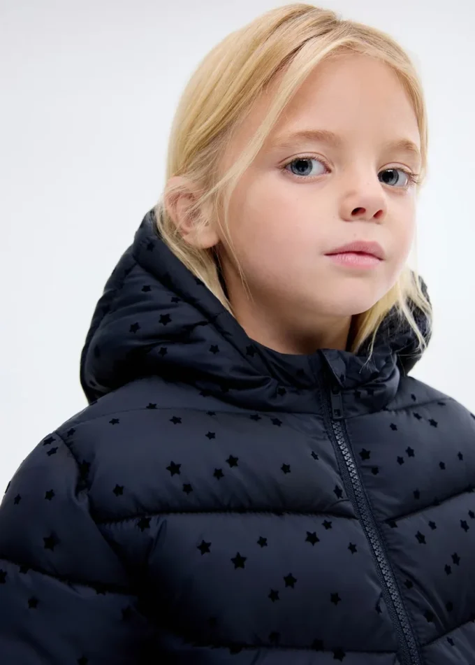 Pufferjacke mit Sternen