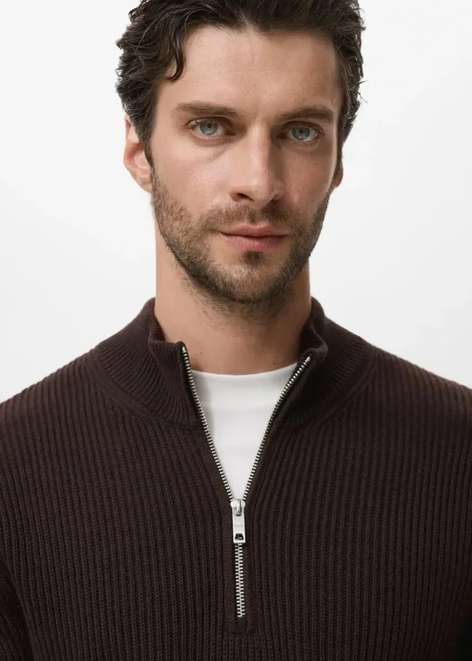 Pullover aus 100 % Baumwolle mit Perkins-Ausschnitt Pullover aus 100 % Baumwolle mit Perkins-Ausschnitt
