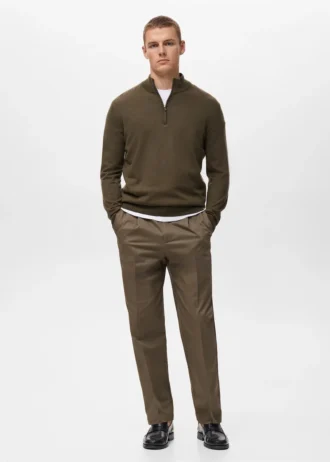 Pullover aus 100 % Merinowolle mit Perkins-Kragen Pullover aus 100 % Merinowolle mit Perkins-Kragen