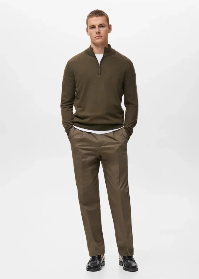 Pullover aus 100 % Merinowolle mit Perkins-Kragen