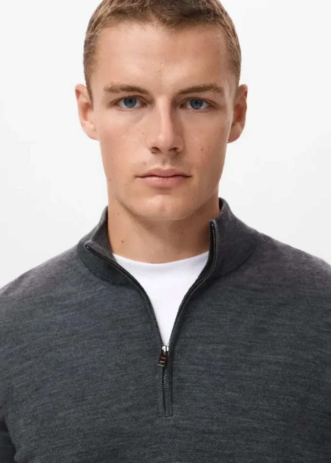 Pullover aus 100 % Merinowolle mit Perkins-Kragen