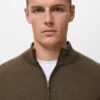 Pullover aus 100 % Merinowolle mit Perkins-Kragen