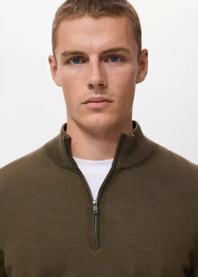 Pullover aus 100 % Merinowolle mit Perkins-Kragen