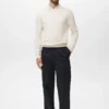 Pullover aus 100 % Wolle mit Zopfmuster Pullover aus 100 % Wolle mit Zopfmuster
