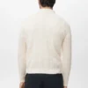 Pullover aus 100 % Wolle mit Zopfmuster Pullover aus 100 % Wolle mit Zopfmuster
