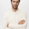 Pullover aus 100 % Wolle mit Zopfmuster Pullover aus 100 % Wolle mit Zopfmuster
