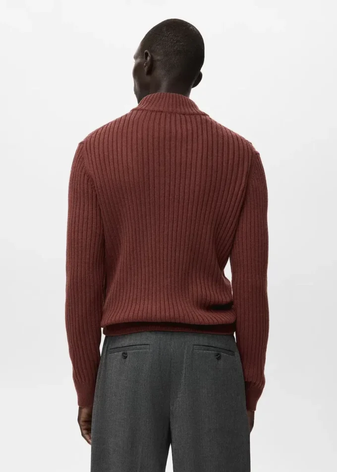 Pullover aus Wollmischung mit Rippstrick Pullover aus Wollmischung mit Rippstrick