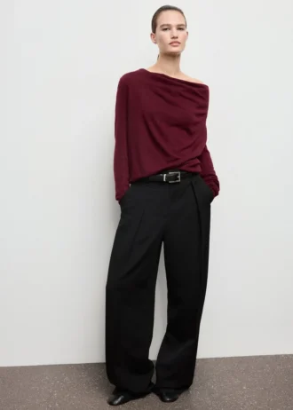 Pullover mit drapiertem Ausschnitt