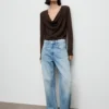 Pullover mit drapiertem Ausschnitt Pullover mit drapiertem Ausschnitt