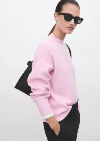 Pullover mit hohem Kragen