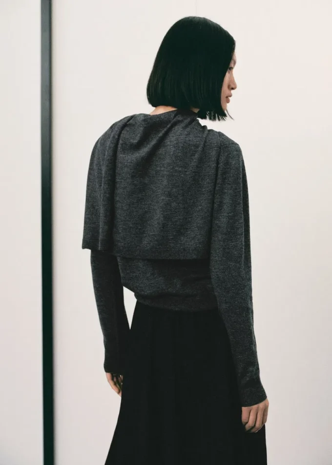 Pullover mit kombiniertem Design Pullover mit kombiniertem Design