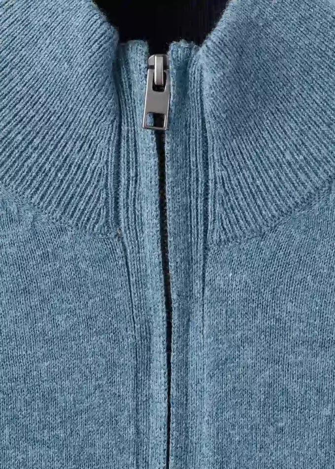 Pullover mit Reißverschluss am Hals Pullover mit Reißverschluss am Hals