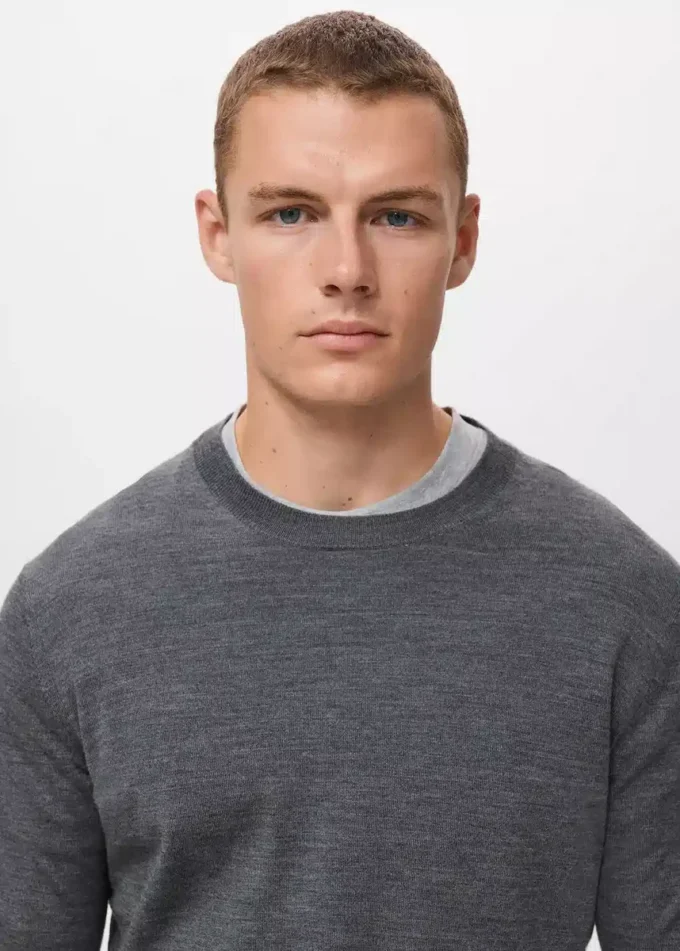 Pullover mit Rundhalsausschnitt aus 100 % Merinowolle