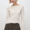Pullover mit U-Boot-Ausschnitt Pullover mit U-Boot-Ausschnitt