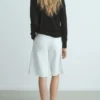 Pullover mit V-Ausschnitt und Schal Pullover mit V-Ausschnitt und Schal