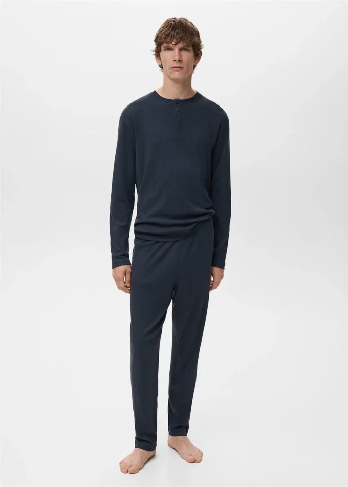 Pyjama-Set aus 100 % Baumwolle Pyjama-Set aus 100 % Baumwolle