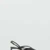 Riemchensandalen mit Kitten-Absatz