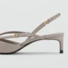 Riemchensandalen mit Kitten-Absatz Riemchensandalen mit Kitten-Absatz