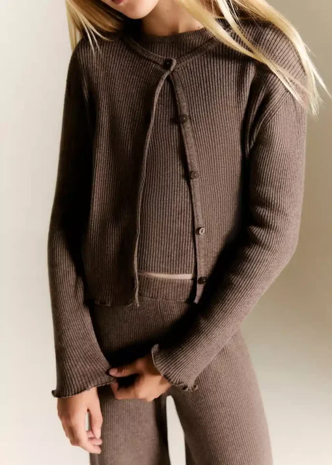 Rippstrick-Strickjacke