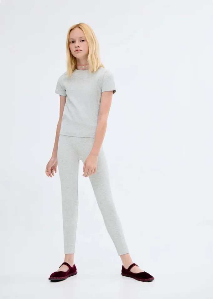 Rippstrick-T-Shirt aus Baumwolle Rippstrick-T-Shirt aus Baumwolle