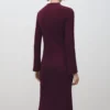 Rippstrickkleid mit Perkins-Ausschnitt Rippstrickkleid mit Perkins-Ausschnitt
